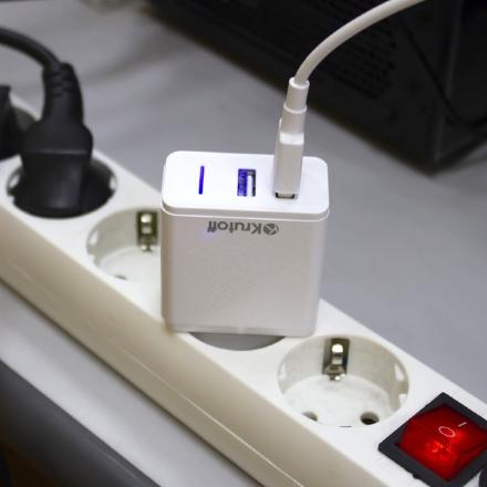 СЗУ Krutoff CH-07L 2xUSB + дата-кабель Lightning 2.4A  White